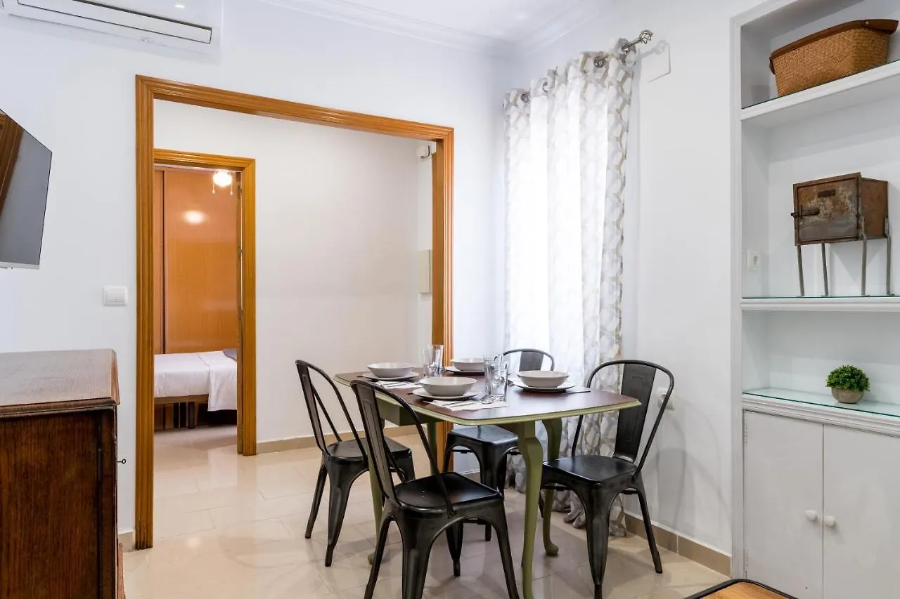 Apartamento Holi-Rent Salado Sevilla