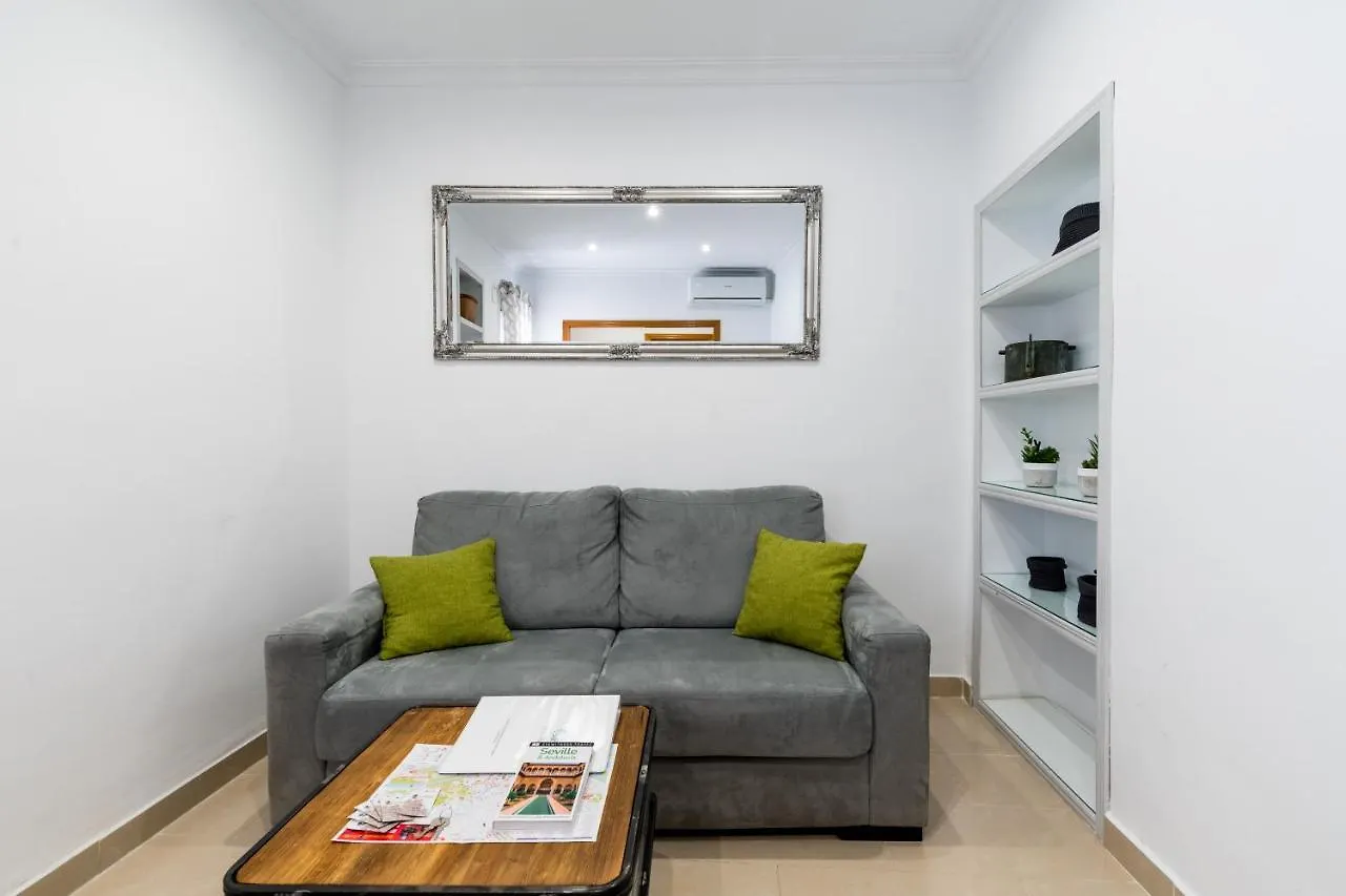 Holi-Rent Salado Apartment Seville