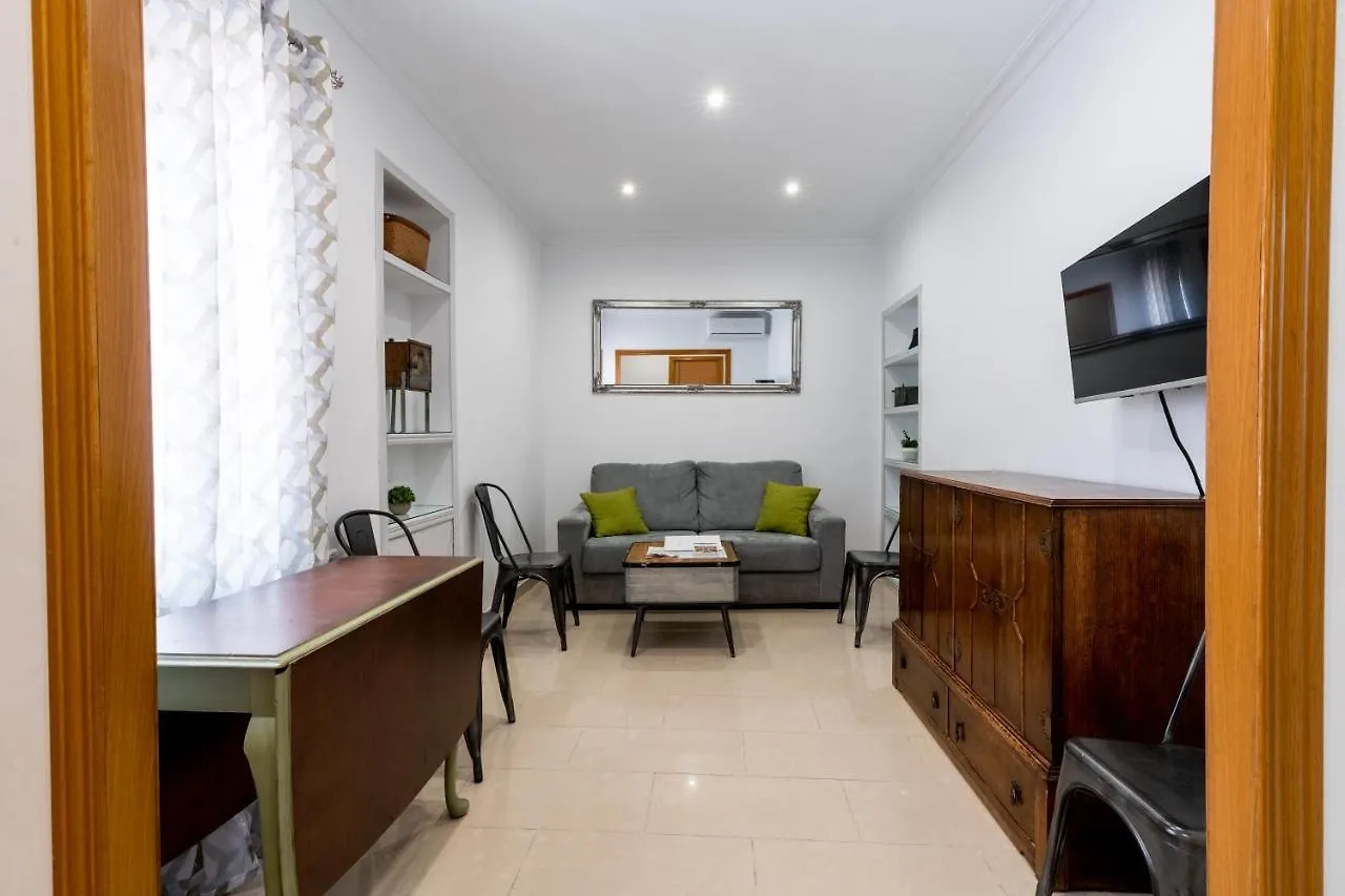 Holi-Rent Salado Apartment Seville