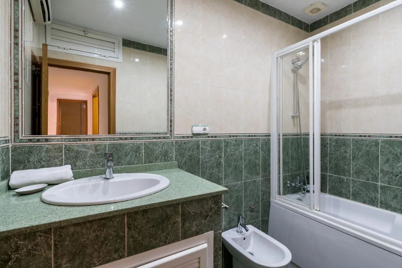 Apartamento Holi-Rent Salado Sevilla
