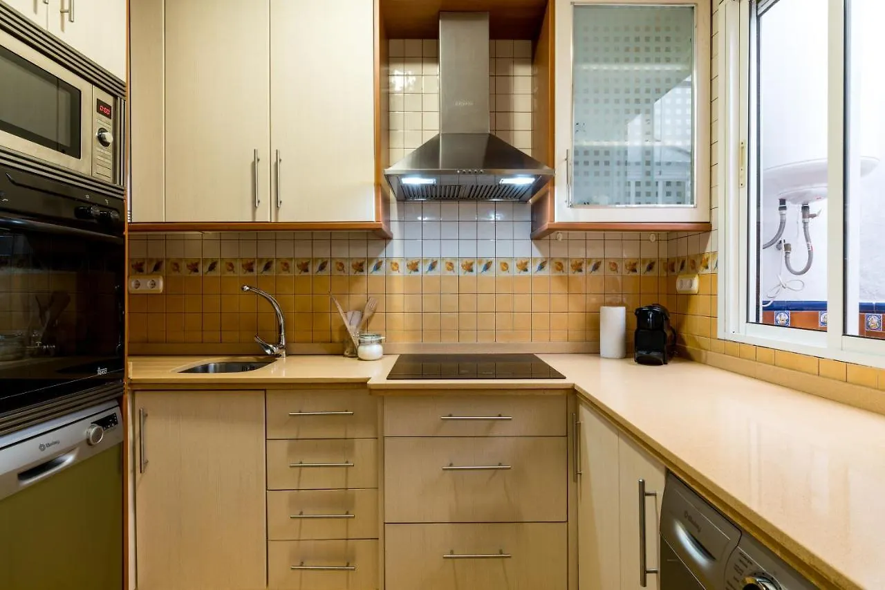 Holi-Rent Salado Apartment Seville