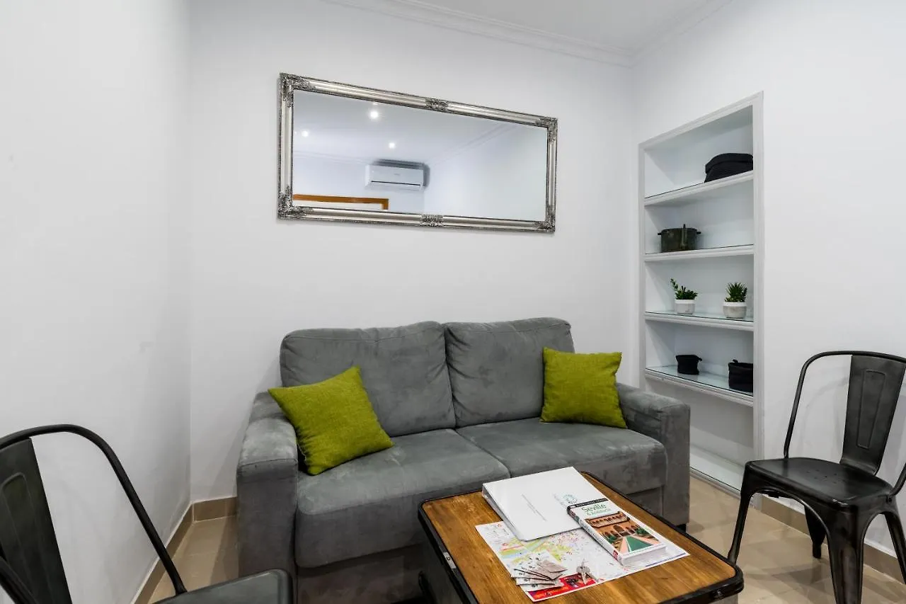 Holi-Rent Salado Apartment Seville