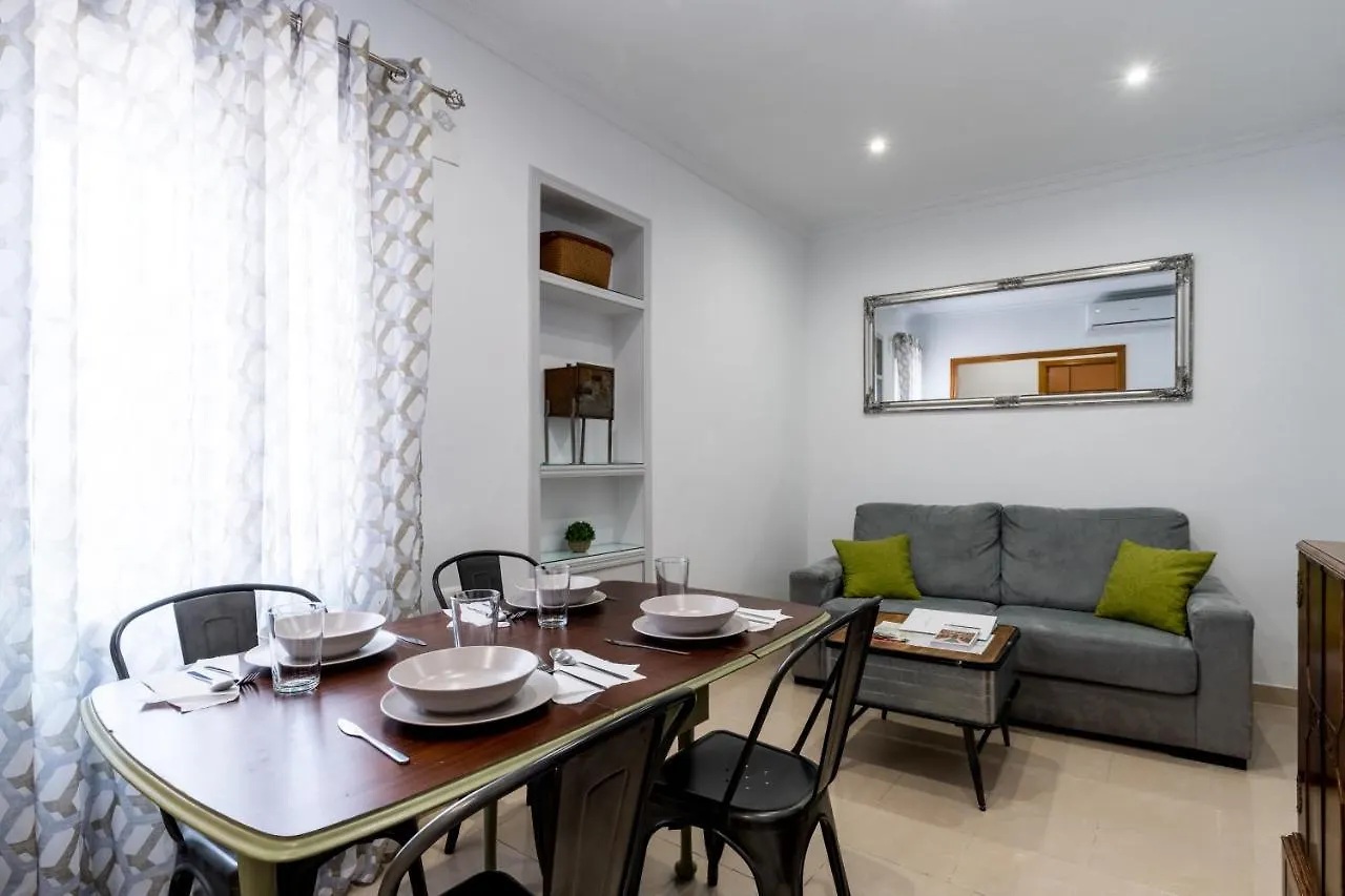 Holi-Rent Salado Apartment Seville