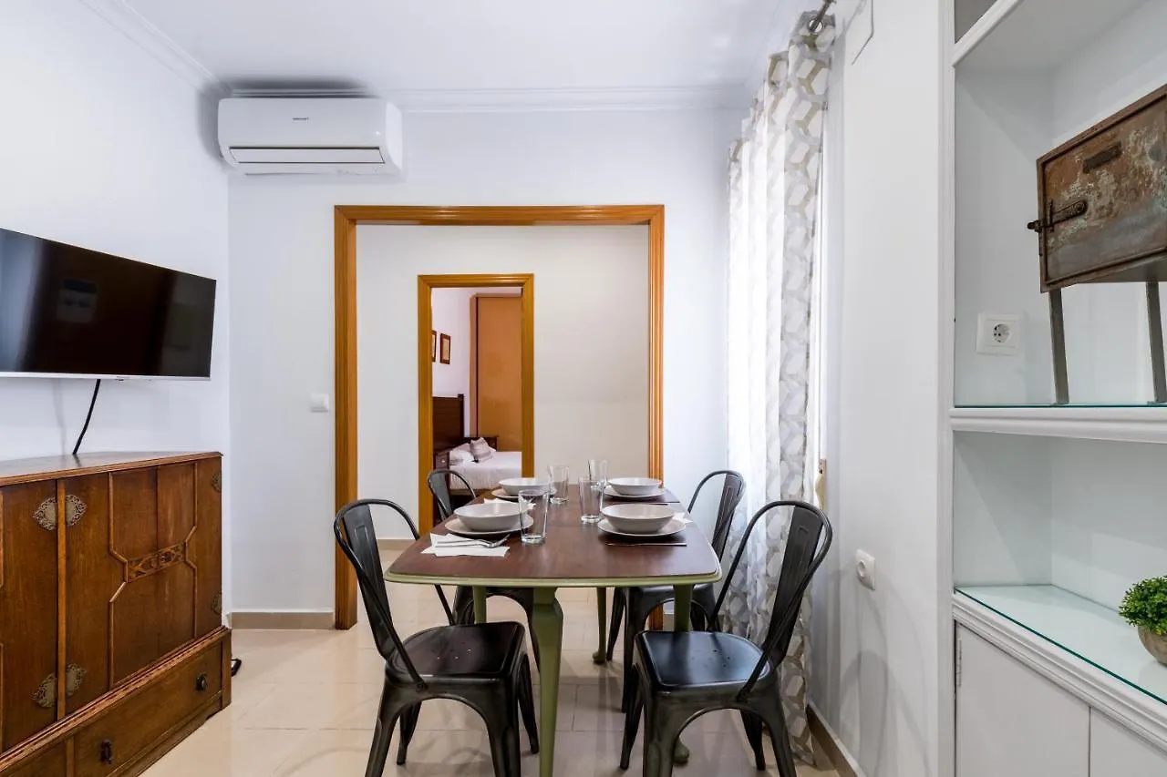 Holi-Rent Salado Apartment Seville