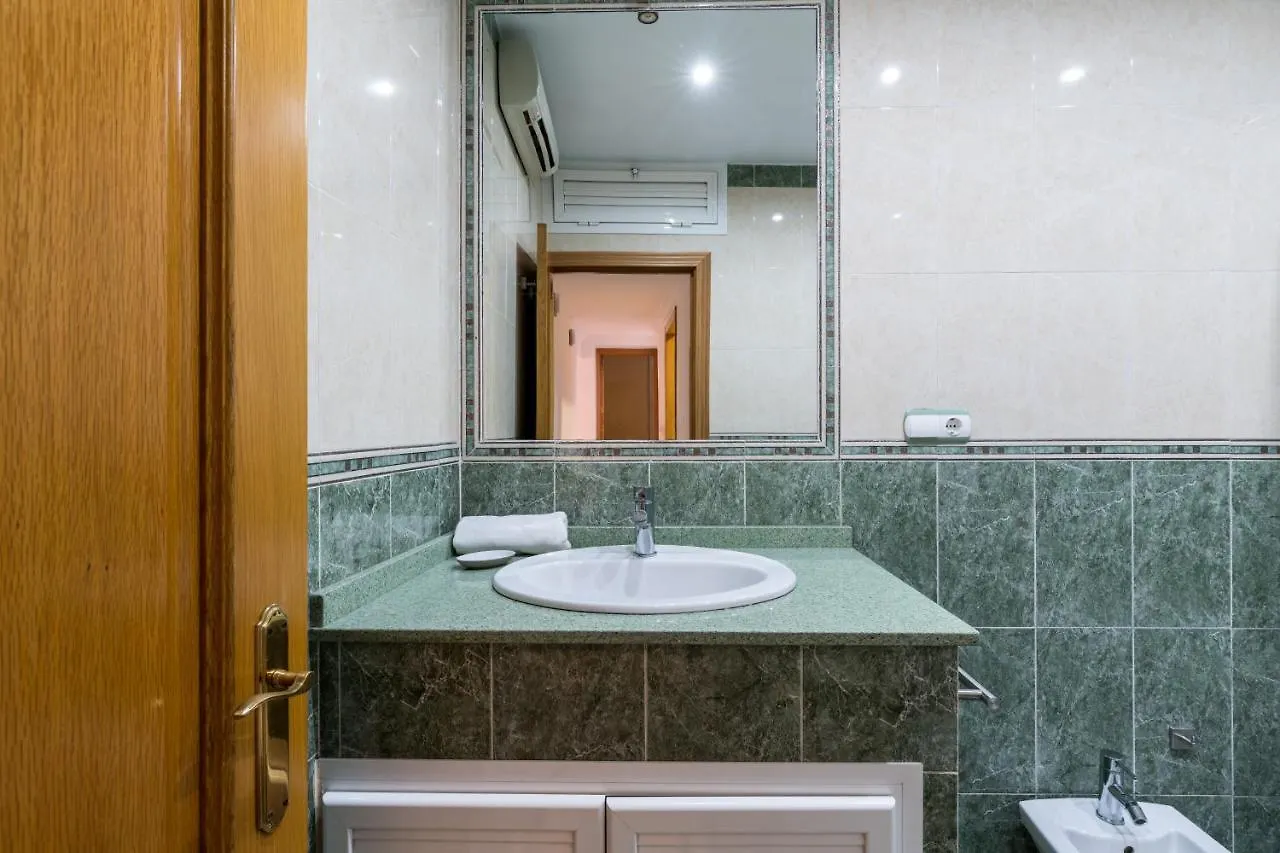 Holi-Rent Salado Apartment Seville Spain