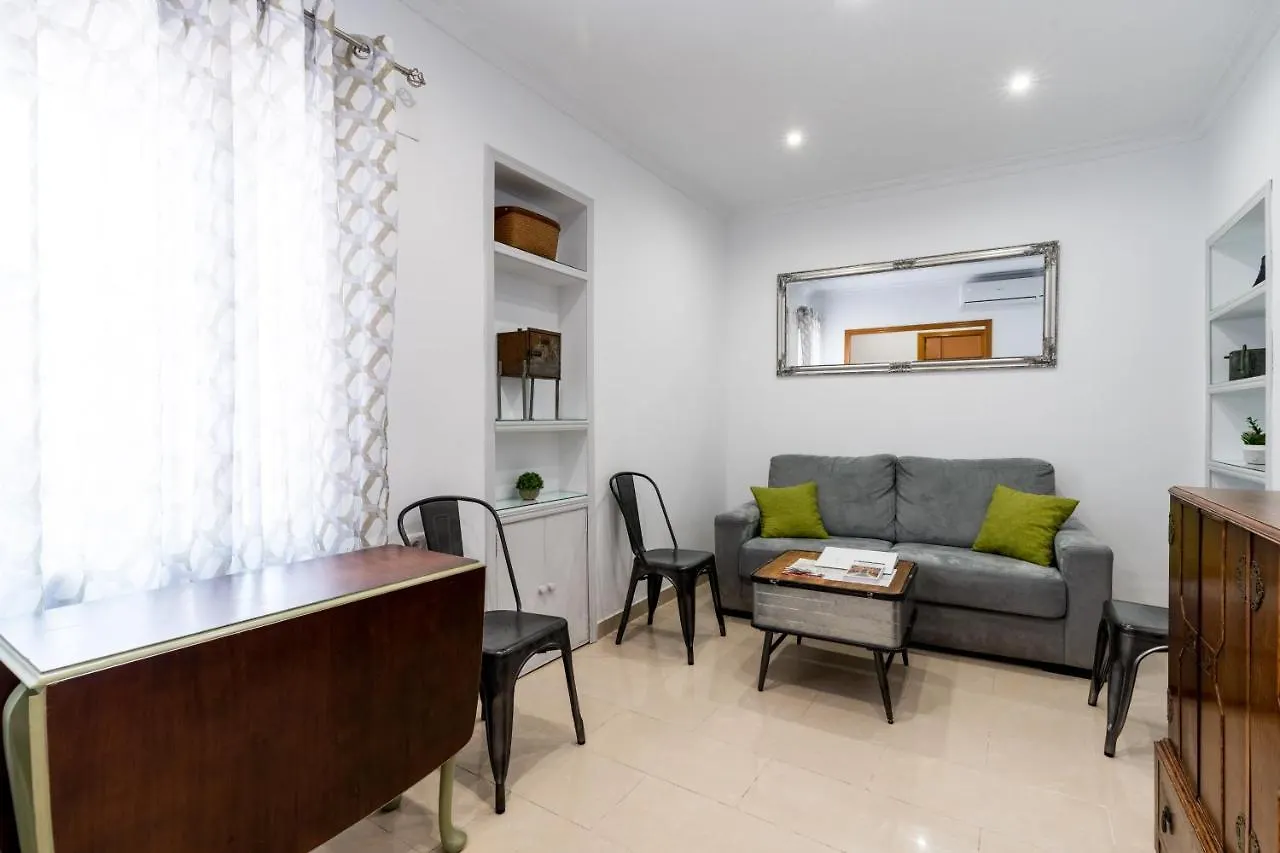 Holi-Rent Salado Apartment Seville
